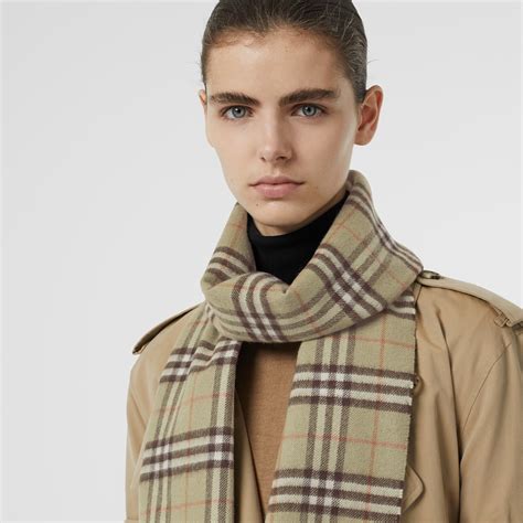 classic cashmere burberry|Burberry check cashmere.